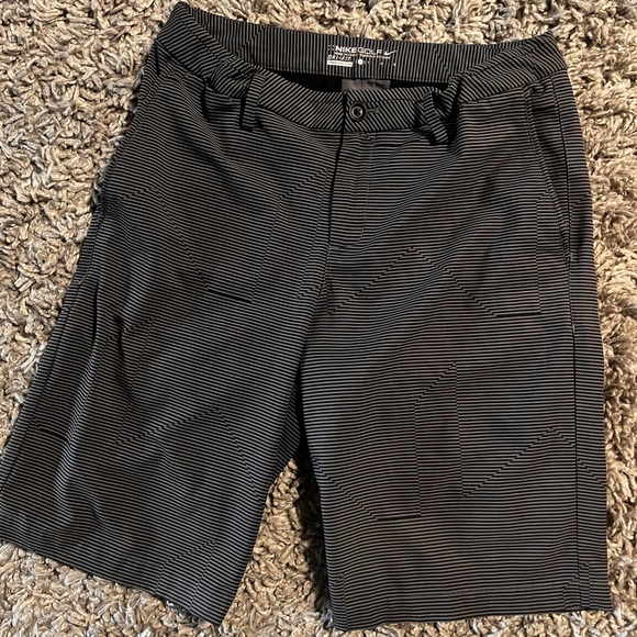 Nike Golf Boys Sz L Shorts - Picture 1 of 5